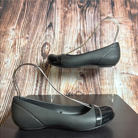 Crocs Capped Toe Ballet Flats Womens Sz 9 - Picture 1 of 8